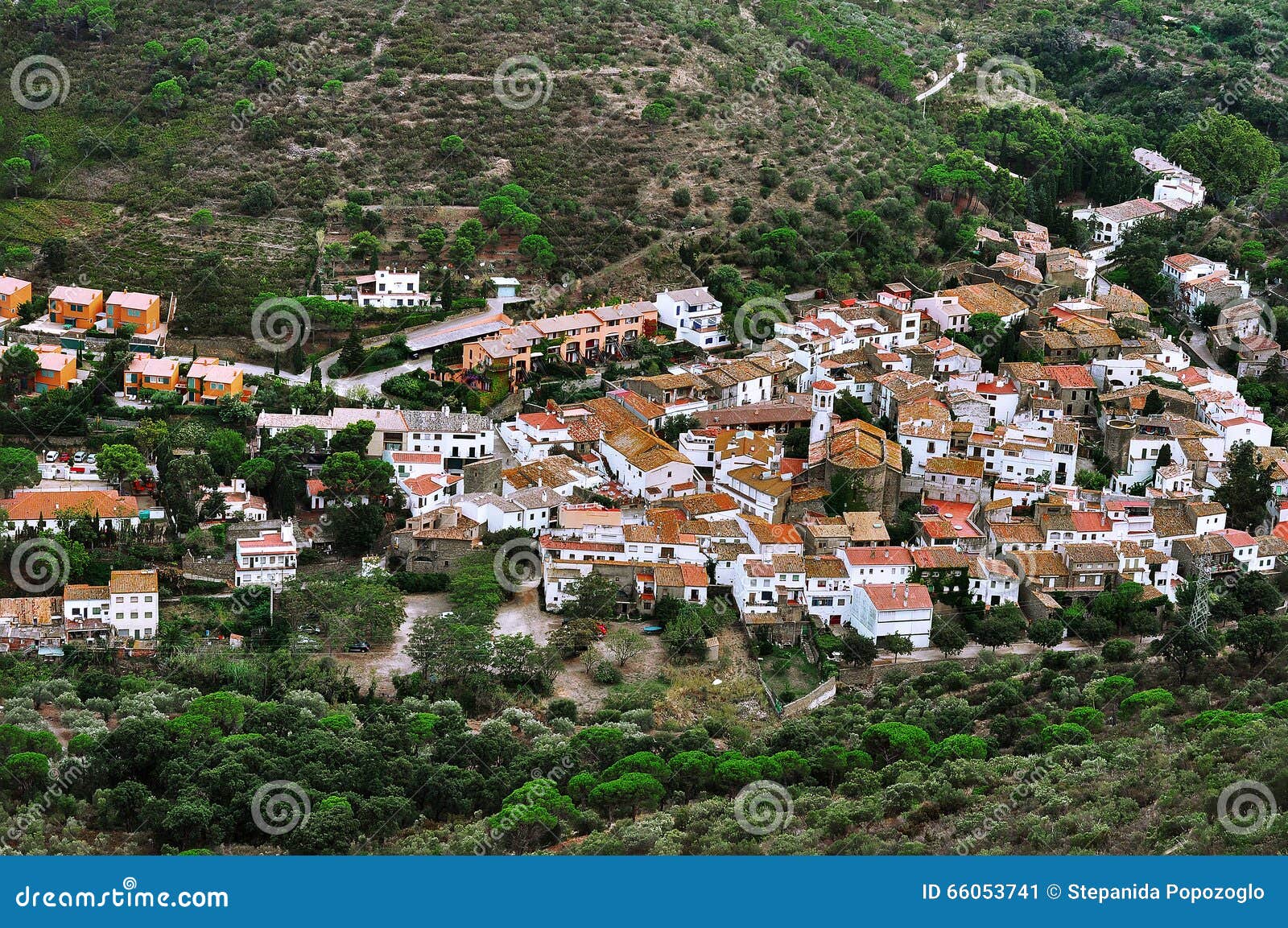 llanÃÂ§ÃÂ  municipality in the comarca of the alt empordÃÂ  in catalonia, spain.